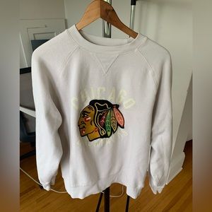 Cream Vintage NHL Chicago Blackhawks Sweatshirt. Size Large.